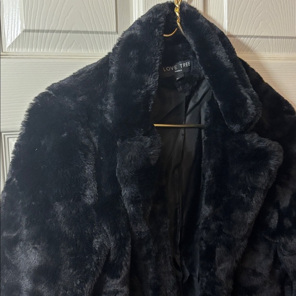 Luxurious Black Faux Fur Jacket - Picture 2 of 7
